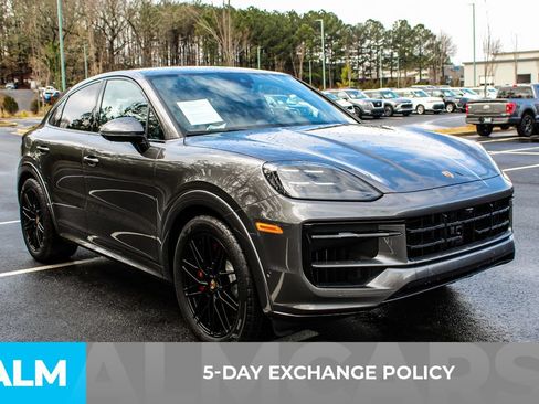 Used 2025 Porsche Cayenne GTS w/ Technology Package AWD/4WD image 3