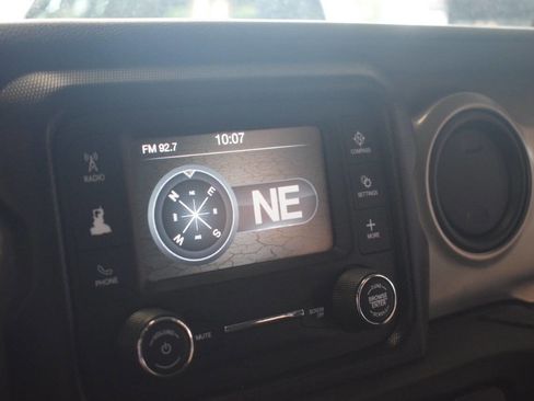 Used 2018 Jeep Wrangler Unlimited Sport S AWD/4WD image 59