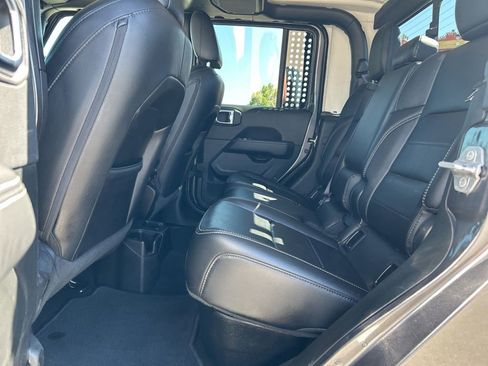 Used 2021 Jeep Gladiator Overland w/ Uconnect 4C Nav & Sound Group AWD/4WD image 11