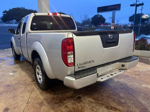 Used 2017 Nissan Frontier S image 4