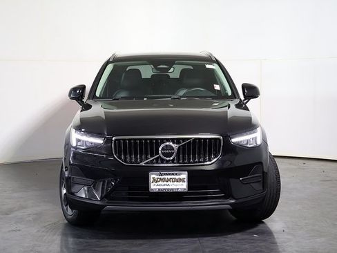 Used 2024 Volvo XC40 B5 Core AWD/4WD image 9