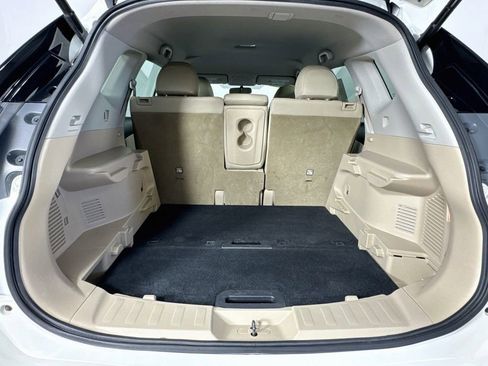 Used 2016 Nissan Rogue SV w/ SV Premium Package FWD image 29
