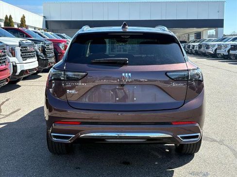 Certified 2025 Buick Envision Avenir image 5
