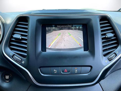 Certified 2021 Jeep Cherokee Latitude Lux w/ Mopar Interior Package AWD/4WD image 13