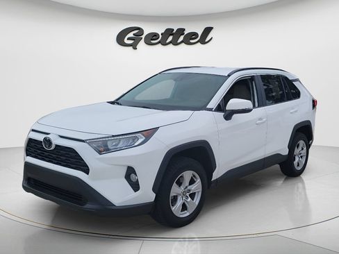 Certified 2021 Toyota RAV4 XLE FWD image 1