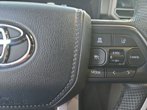 Used 2025 Toyota Tundra Limited image 17