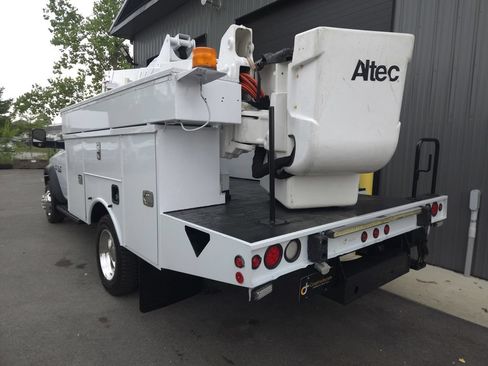 Used 2015 RAM 5500 Tradesman w/ Ambulance Prep Group RWD image 4