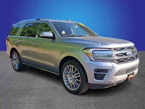 Used 2024 Ford Expedition Limited AWD/4WD image 3