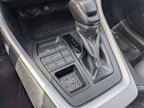 Used 2019 Toyota RAV4 XLE w/ Convenience Package AWD/4WD image 20