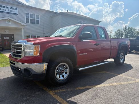 Used 2013 GMC Sierra 1500 W/T w/ Work Truck Plus Package AWD/4WD image 2