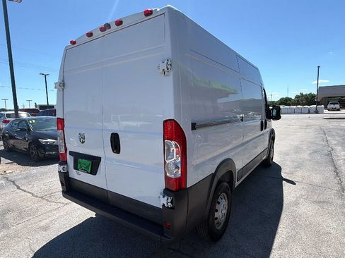 Used 2016 RAM ProMaster 2500 w/ Interior Convenience Group FWD image 3