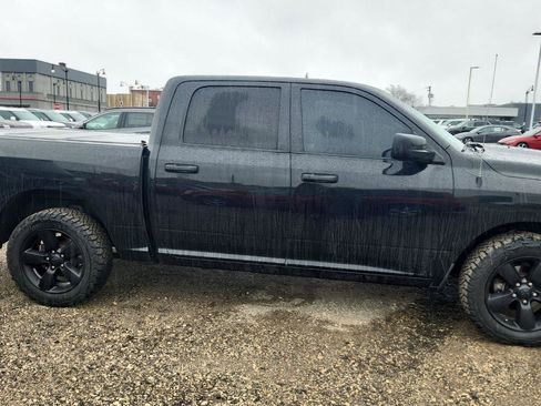 Used 2015 RAM 1500 Express image 14