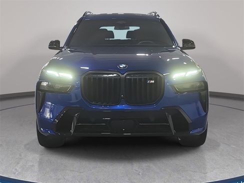 Used 2024 BMW X7 M60i w/ Executive Package image 2