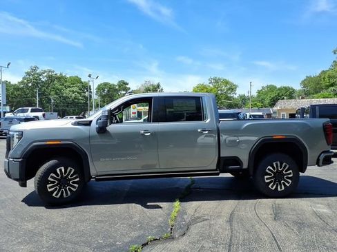 New 2026 GMC Sierra 2500 Denali Ultimate AWD/4WD image 12
