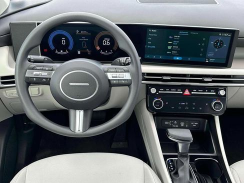 New 2025 Hyundai Tucson SEL image 17