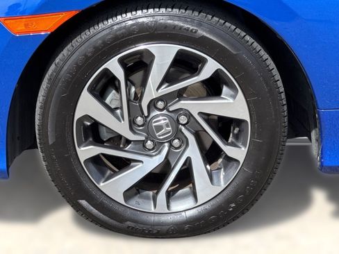 Certified 2018 Honda Civic EX image 12