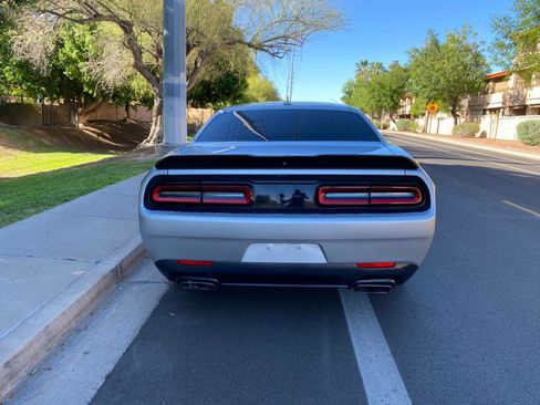 Used 2019 Dodge Challenger R/T image 11