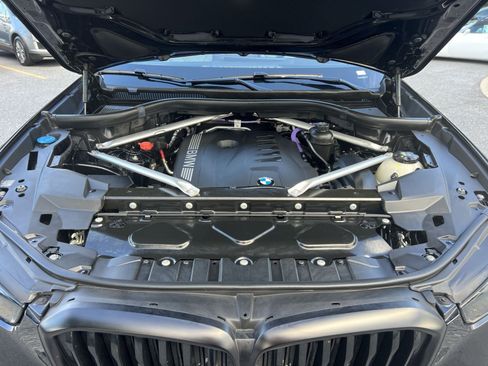 Used 2024 BMW X5 xDrive40i w/ M Sport Package AWD/4WD image 28