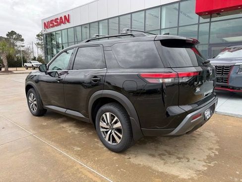 New 2026 Nissan Pathfinder SL image 3