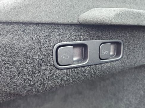 Used 2022 Tesla Model S AWD image 71