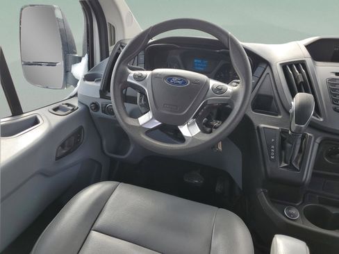 Used 2018 Ford Transit 250 Base image 18
