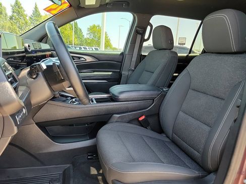 Used 2024 Chevrolet Traverse LT FWD image 23