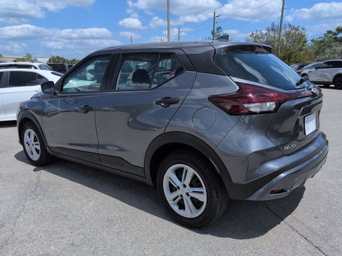 Used 2023 Nissan Kicks S FWD image 7