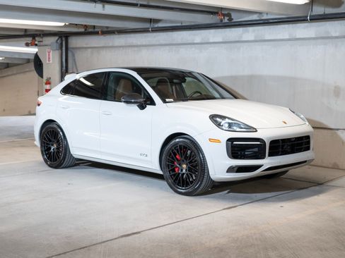 Certified 2023 Porsche Cayenne GTS AWD/4WD image 7