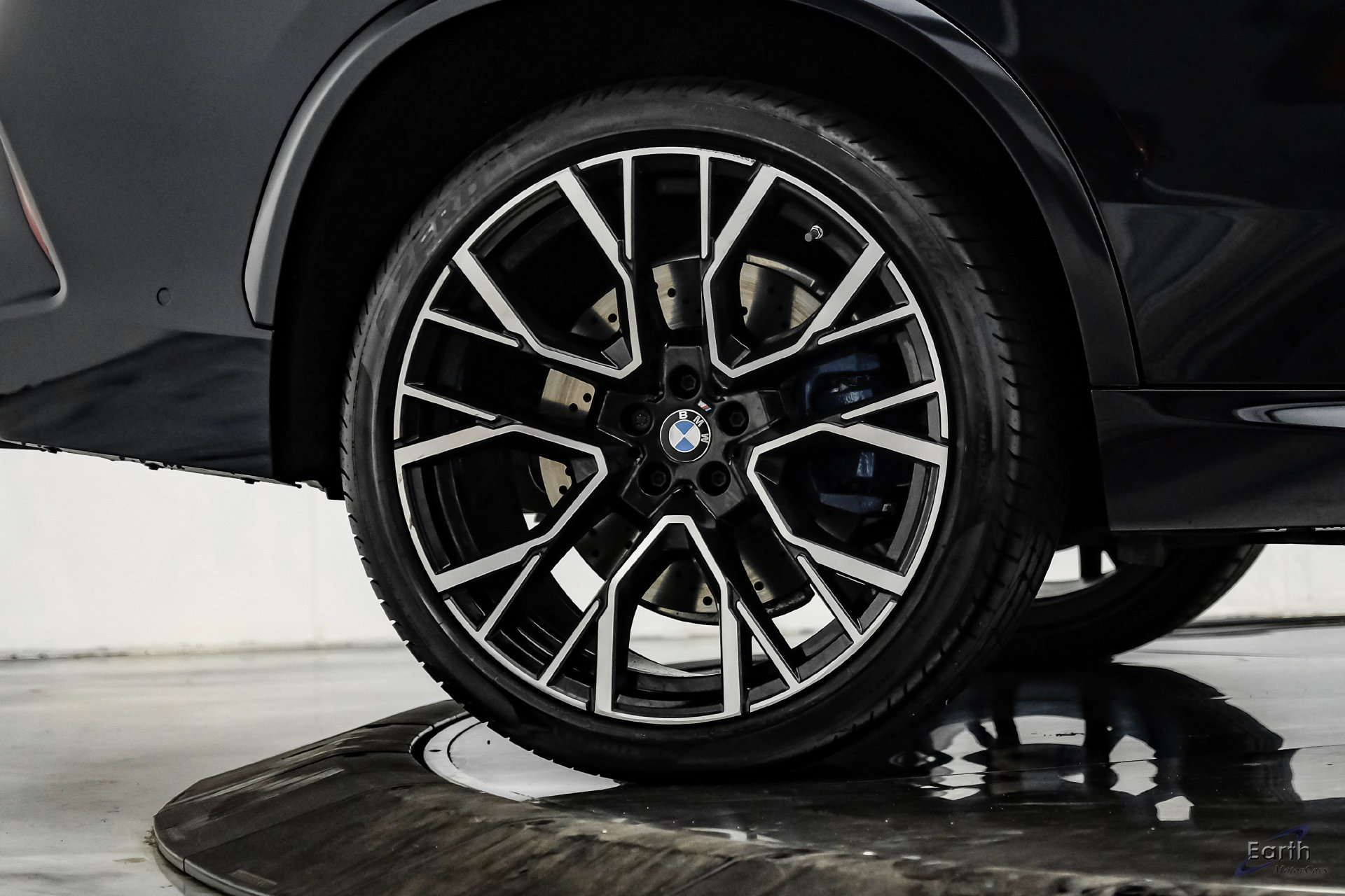 Used 2025 BMW X5 M Competition w/ Executive Package AWD/4WD image 95