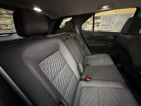 Used 2021 Chevrolet Equinox LT AWD/4WD image 32