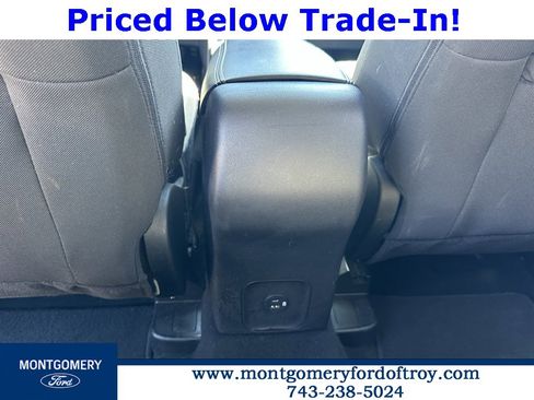 Used 2022 Ford Escape SE image 20