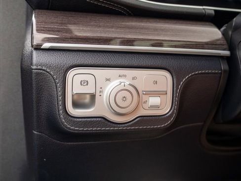 Used 2021 Mercedes-Benz GLS 450 4MATIC image 28