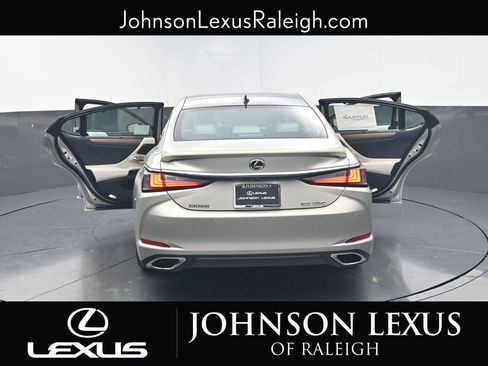 Used 2025 Lexus ES 350 Ultra Luxury FWD image 26