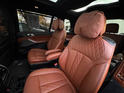 Used 2022 BMW X7 M50i image 71