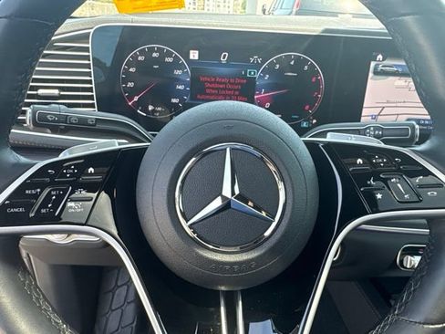 Used 2025 Mercedes-Benz GLS 450 4MATIC image 10
