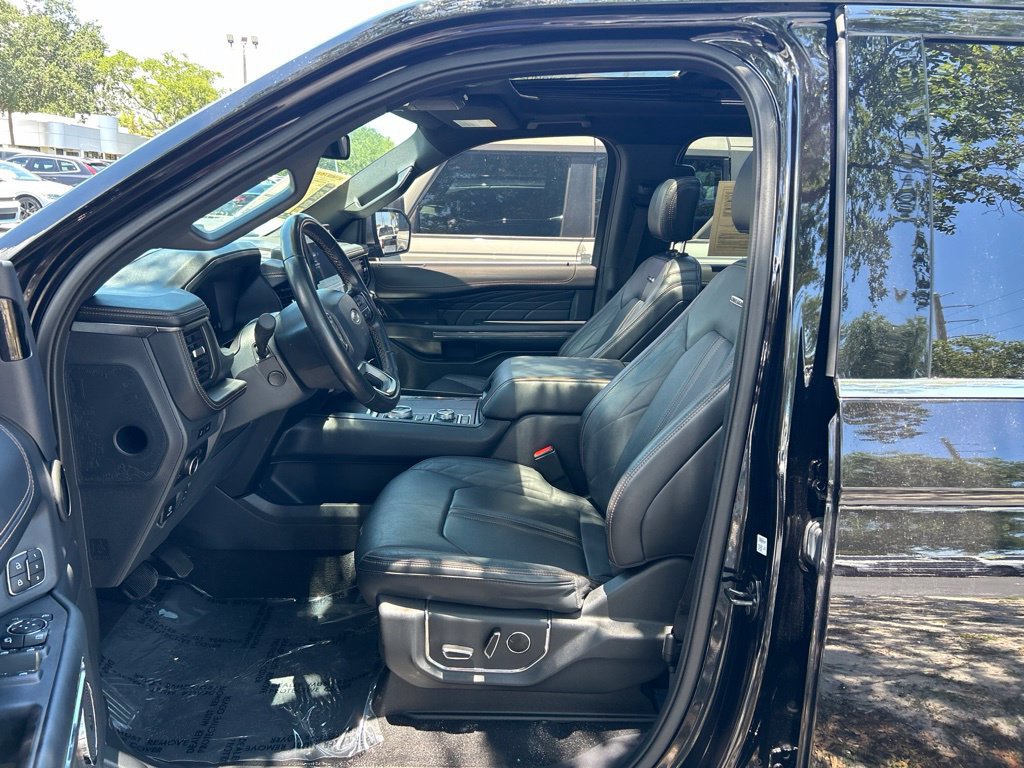 Used 2023 Ford Expedition Max Platinum AWD/4WD image 16