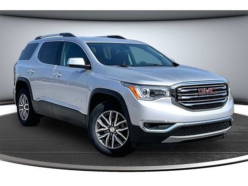 Used 2019 GMC Acadia SLE w/ Driver Alert Package I FWD image 2