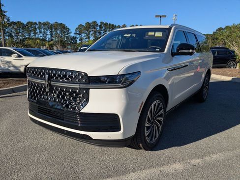 New 2025 Lincoln Navigator L Black Label image 9