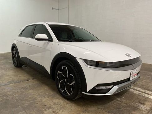 Used 2023 Hyundai Ioniq 5 SEL image 3