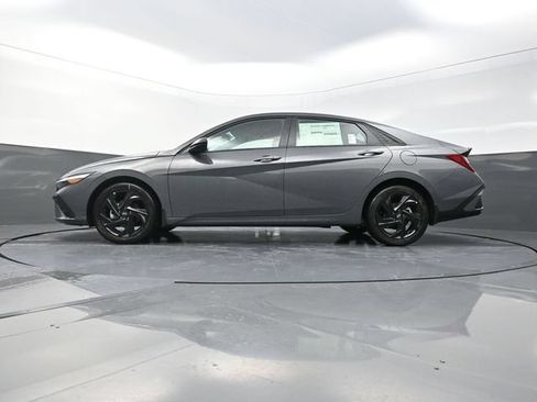 New 2026 Hyundai Elantra Sport FWD image 32