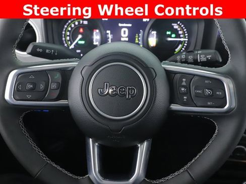 Used 2025 Jeep Wrangler Unlimited Sahara image 20