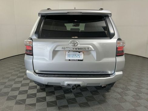 Used 2022 Toyota 4Runner SR5 Premium w/ Moonroof Package RWD image 6