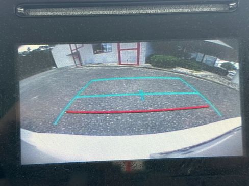 Used 2017 Toyota Sienna L FWD image 19