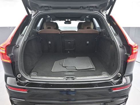 Used 2023 Volvo XC60 B5 Plus w/ Climate Package image 28