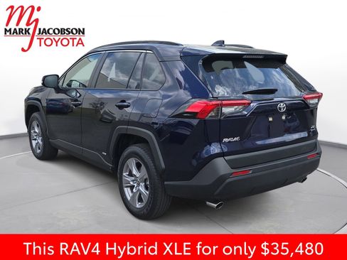 Used 2025 Toyota RAV4 XLE image 13