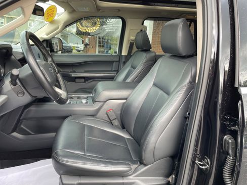 Used 2023 Ford Expedition XLT AWD/4WD image 14