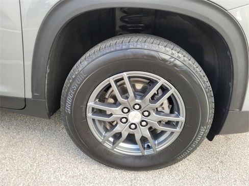 Used 2025 GMC Acadia Elevation image 28