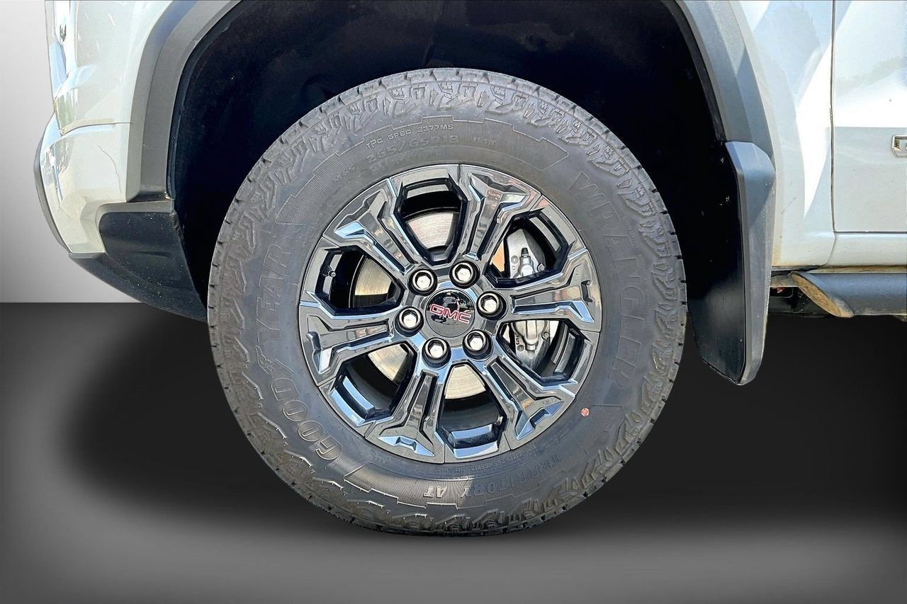 Used 2025 GMC Canyon Elevation w/ Convenience Package RWD image 31