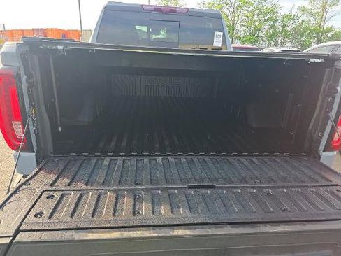 Used 2024 GMC Sierra 1500 Denali Ultimate AWD/4WD image 11
