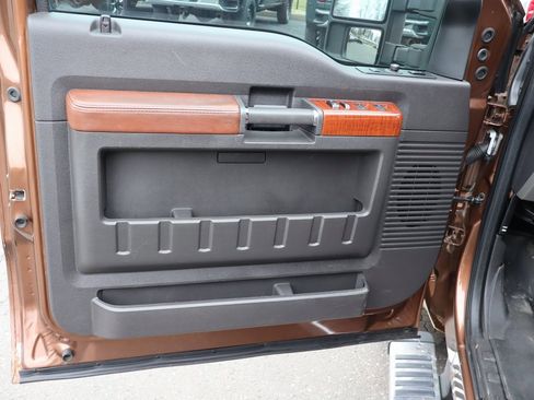 Used 2012 Ford F250 King Ranch w/ King Ranch w/Chrome Pkg image 24